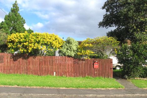 Photo of property in 2 Thomas Rea Place, Te Atatu South, Auckland, 0610