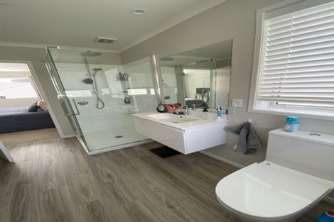 Photo of property in 28 Queen Street, Cambridge, 3434