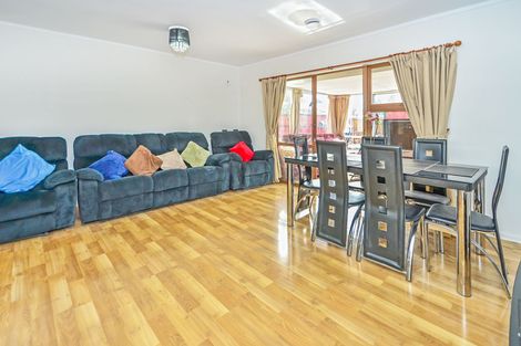 Photo of property in 1/158 Gossamer Drive, Pakuranga Heights, Auckland, 2010