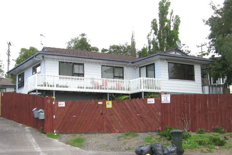 Photo of property in 1/17 Landsdale Place, Massey, Auckland, 0614