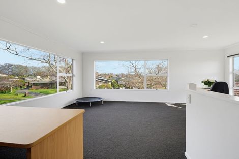 Photo of property in 8 Aintree Crescent, Awapuni, Palmerston North, 4412
