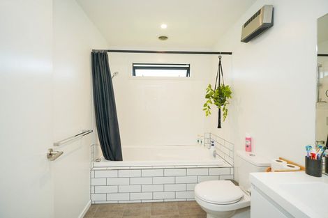 Photo of property in 15 Oreti Road, Otatara, Invercargill, 9879