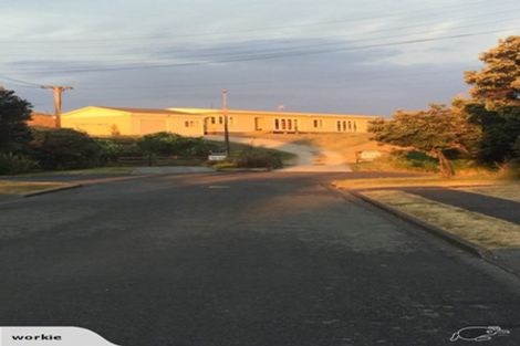 Photo of property in 37 Karewa Street, Castlecliff, Whanganui, 4501