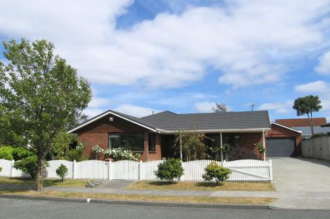 Photo of property in 19 Memphis Grove, Totara Park, Upper Hutt, 5018