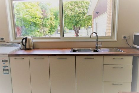 Photo of property in 226 Memorial Avenue, Burnside, Christchurch, 8053