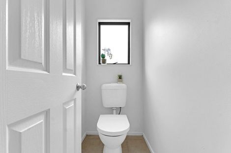 Photo of property in 12 Vitex Lane, Henderson, Auckland, 0612