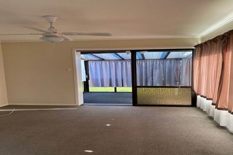 Photo of property in 1/10 Ocean View Road, Northcote, Auckland, 0627