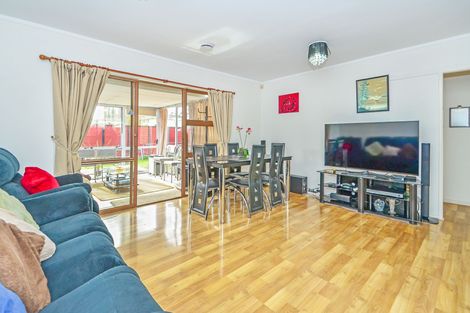 Photo of property in 1/158 Gossamer Drive, Pakuranga Heights, Auckland, 2010