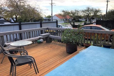 Photo of property in 3/50 Old Lake Road, Narrow Neck, Auckland, 0624