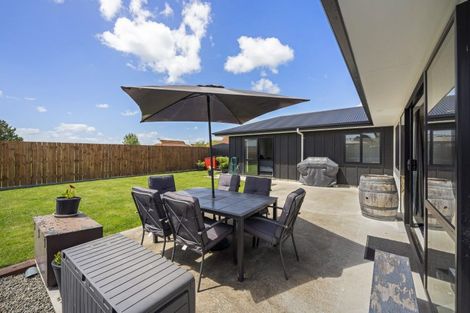 Photo of property in 1 Wescombe Grove, Feilding, 4702