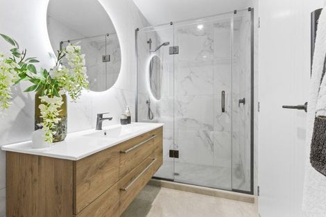 Photo of property in 70a Bond Crescent, Forrest Hill, Auckland, 0620