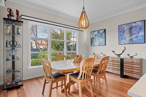 Photo of property in 124 Carrington Street, Lower Vogeltown, New Plymouth, 4310