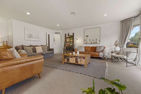 Photo of property in 11 Gibson Place, Papamoa Beach, Papamoa, 3118