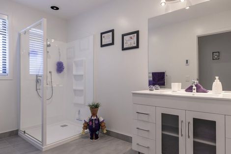 Photo of property in 32 Huka Heights Drive, Rangatira Park, Taupo, 3330