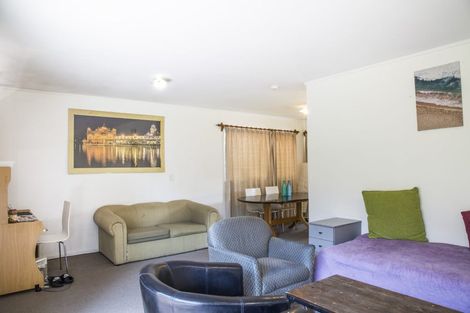 Photo of property in 58 Easton Park Parade, Glenfield, Auckland, 0629