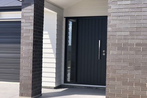 Photo of property in 53 Vinistra Road, Kumeu, 0810