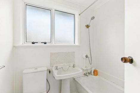 Photo of property in 96 Main Road, Titahi Bay, Porirua, 5022