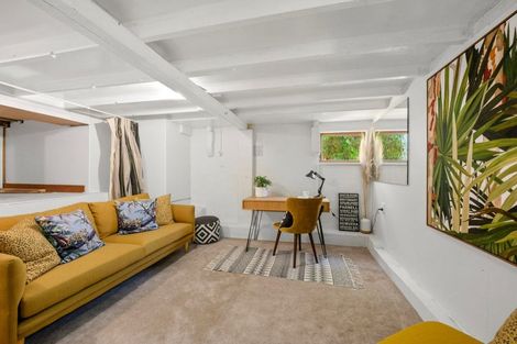 Photo of property in 107 Vauxhall Road, Narrow Neck, Auckland, 0624