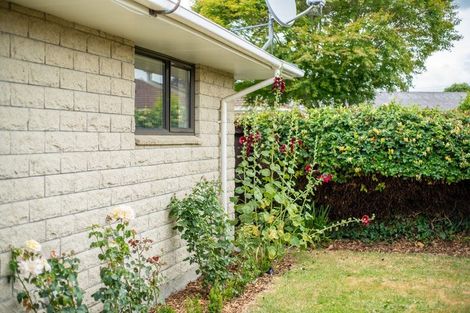 Photo of property in 1/52a Aorangi Road, Bryndwr, Christchurch, 8053