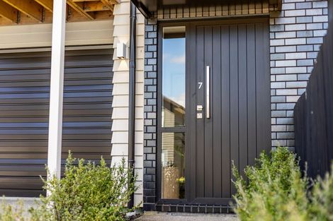 Photo of property in 7 Holystone Road, Whitby, Porirua, 5024