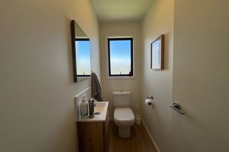 Photo of property in 18 Otaimako Place, Mangere, Auckland, 2022