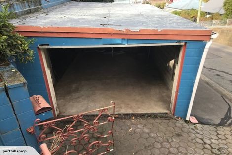 Photo of property in 22 Hawkhurst Road, Lyttelton, 8082