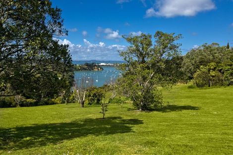 Photo of property in 1 Buckleys Track, Paremoremo, Auckland, 0632