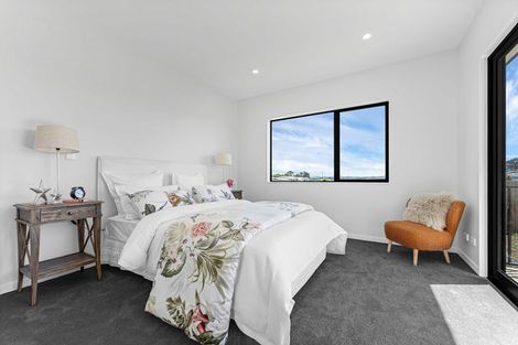 Photo of property in 27 Korowhiti Road, Clarks Beach, 2122