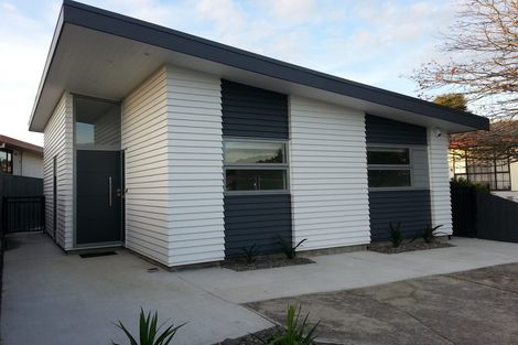 Photo of property in 36 Caribbean Drive, Unsworth Heights, Auckland, 0632