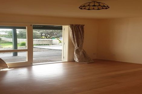 Photo of property in 17 Dixie Street, Te Horo Beach, Otaki, 5581