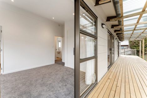 Photo of property in 52a D'oyly Drive, Stanmore Bay, Whangaparaoa, 0932