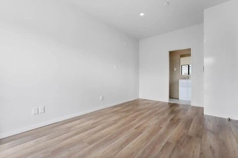 Photo of property in 28 Whare Kauri Road, Papakura, 2110