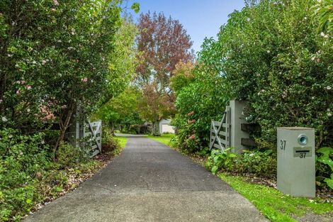 Photo of property in 37 Hardens Lane, Paremoremo, Auckland, 0632