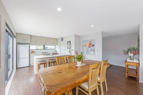 Photo of property in 48 Madison Terrace, Silverdale, 0932