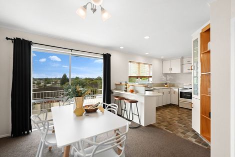 Photo of property in 16 Resthill Crescent, Glenview, Hamilton, 3206