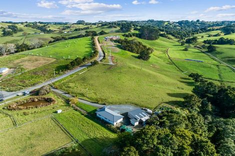 Photo of property in 46 Franklin Road, Paparoa, 0571