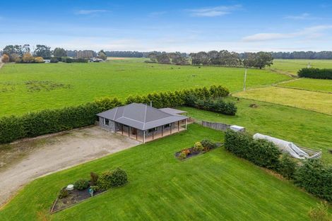 Photo of property in 176 Seaward Road, Edendale, 9825