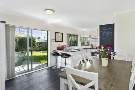 Photo of property in 17 Lavender Place, Papamoa Beach, Papamoa, 3118