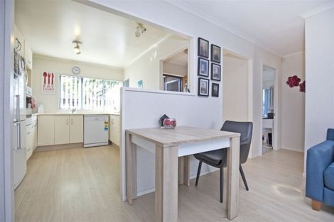 Photo of property in 2 Westvale Avenue, Ranui, Auckland, 0612