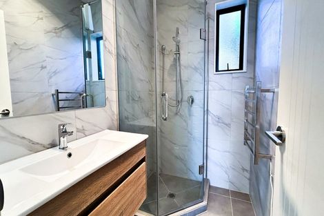 Photo of property in 24e Poinsettia Place, Henderson, Auckland, 0610