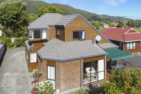 Photo of property in 2/72 Trafalgar Street, Waterloo, Lower Hutt, 5011