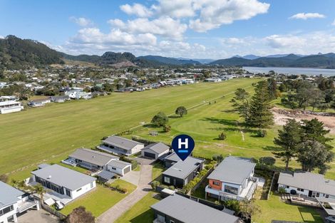 Photo of property in 33 Oceanair Drive, Pauanui, Hikuai, 3579