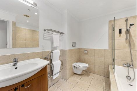 Photo of property in 312/136 Marine Parade, Mount Maunganui, 3116