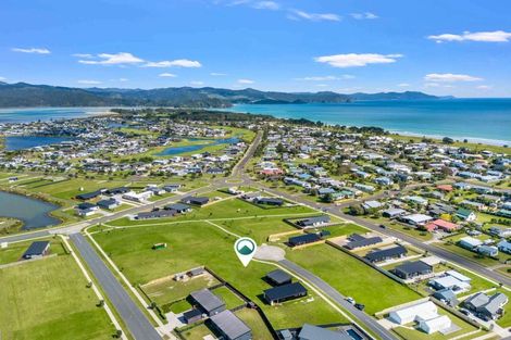 Photo of property in 7 Riria Way, Matarangi, 3592