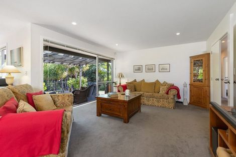 Photo of property in 5 Fendalton Place, Hatfields Beach, Orewa, 0931