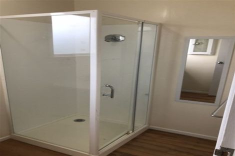 Photo of property in 594 Glenfield Road, Bayview, Auckland, 0629