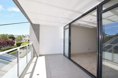 Photo of property in Cooks Apartments, 1d/24 James Cook Crescent, Remuera, Auckland, 1050