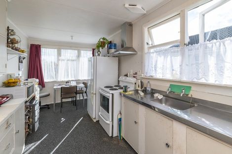 Photo of property in 25 Hinemoa Street, Levin, 5510