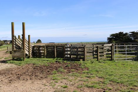 Photo of property in 888a Otaraoa Road, Tikorangi, Waitara, 4383