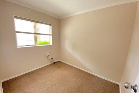Photo of property in 14 Meharg Place, Fairview Heights, Auckland, 0632